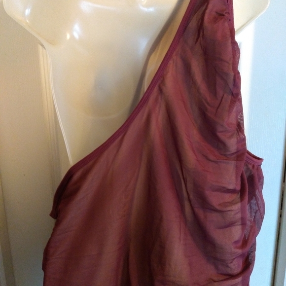 Torrid Top Burgundy one shoulder Sz 5X - Picture 2 of 8